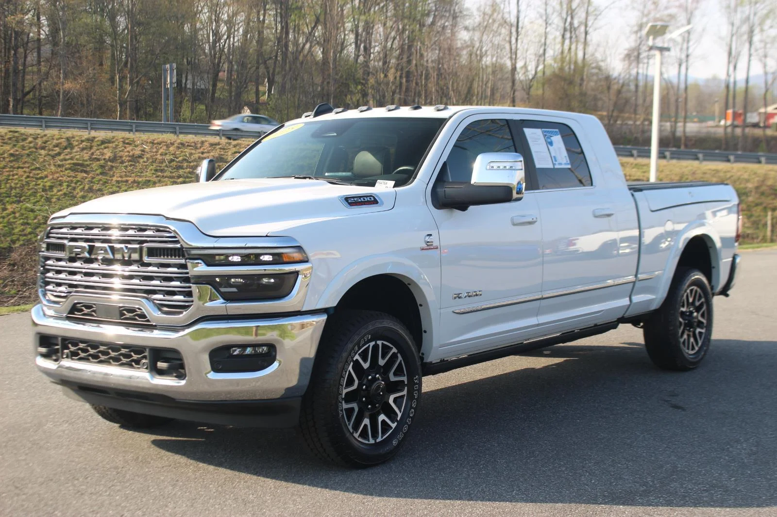 Used 2025 White Ram Limited image 3