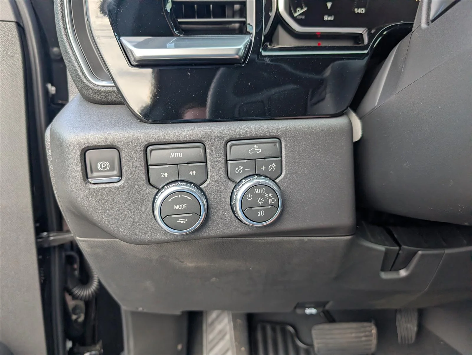 New 2026 Onyx Black GMC Elevation image 24
