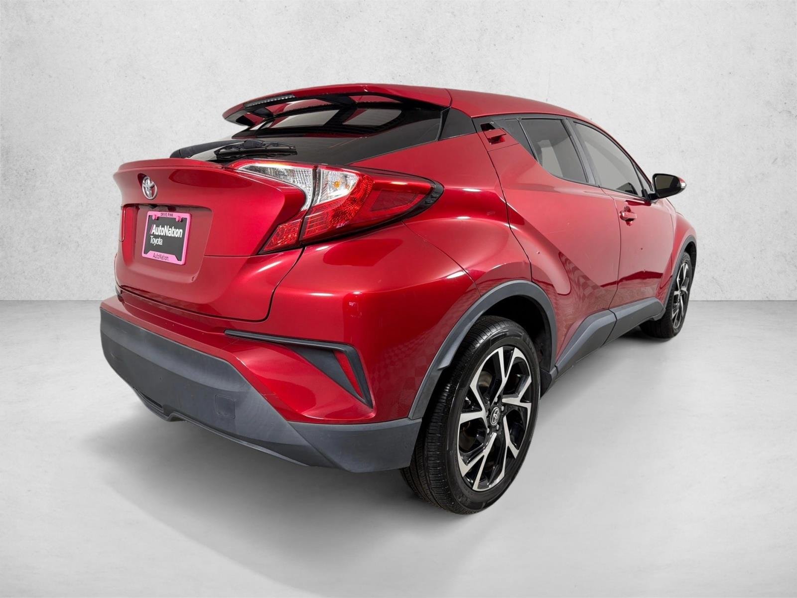 Used 2020 Supersonic Red Toyota XLE image 3