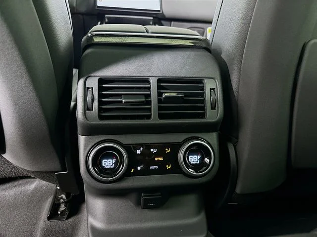 Certified Used 2026  Land Rover Dynamic SE image 26