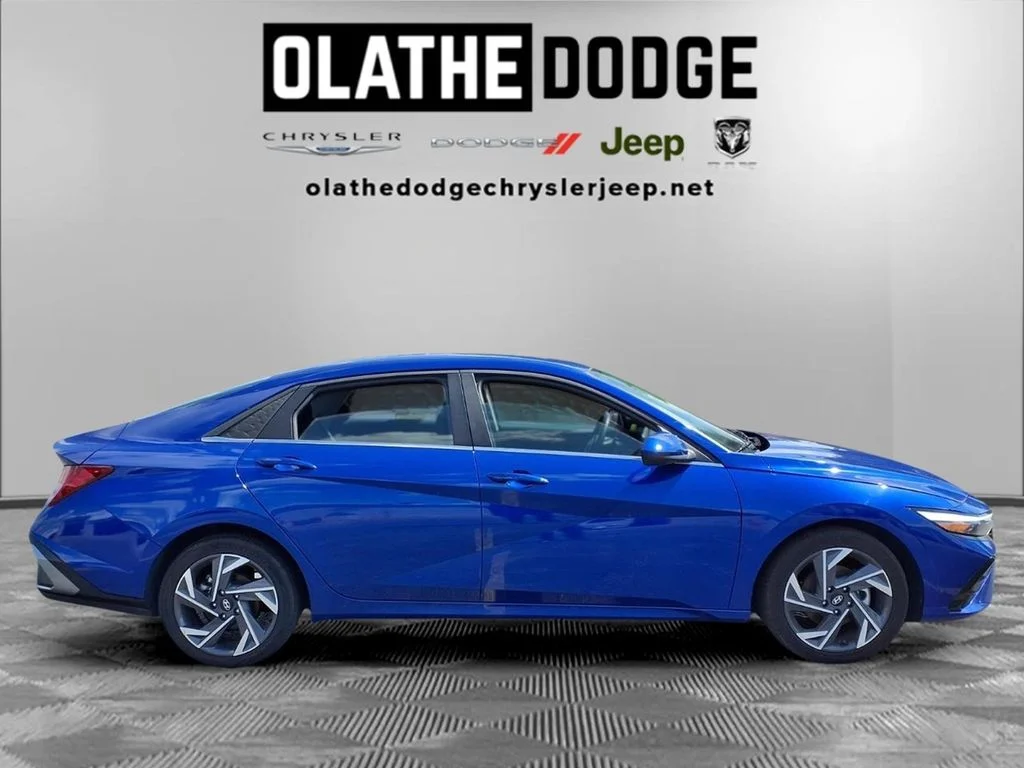 Used 2025 Blue Hyundai SEL Convenience image 30