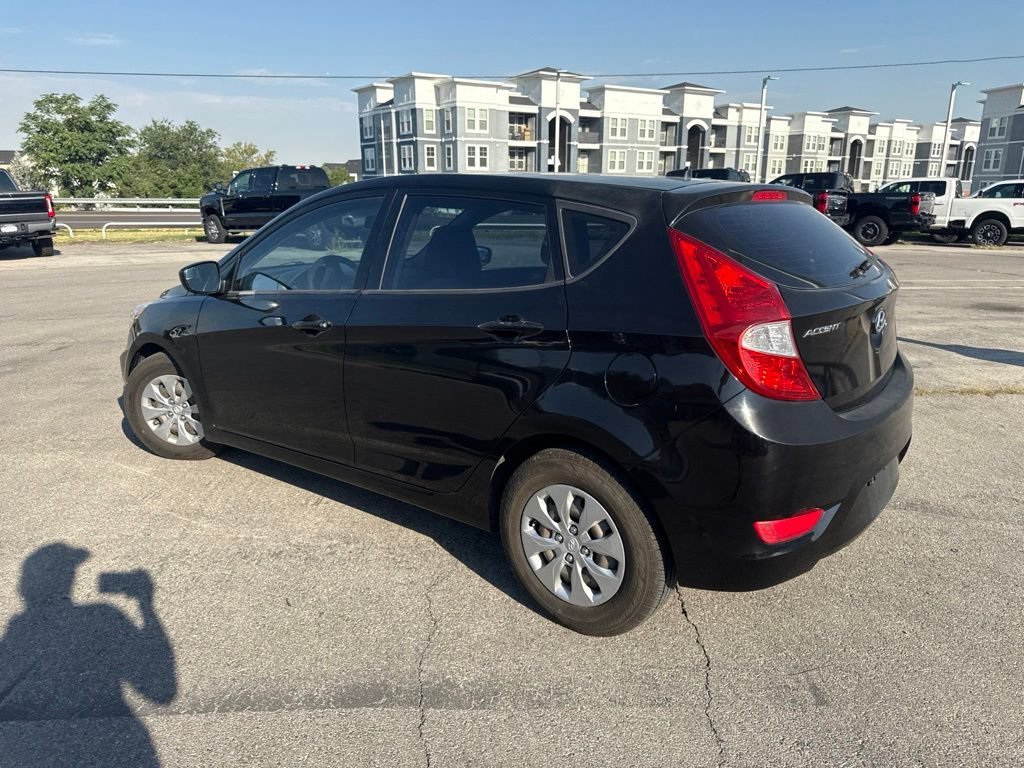 Used 2016 Ultra Black Pearl Hyundai SE image 12