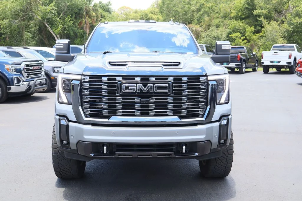 Used 2024 Silver GMC Denali Ultimate image 4