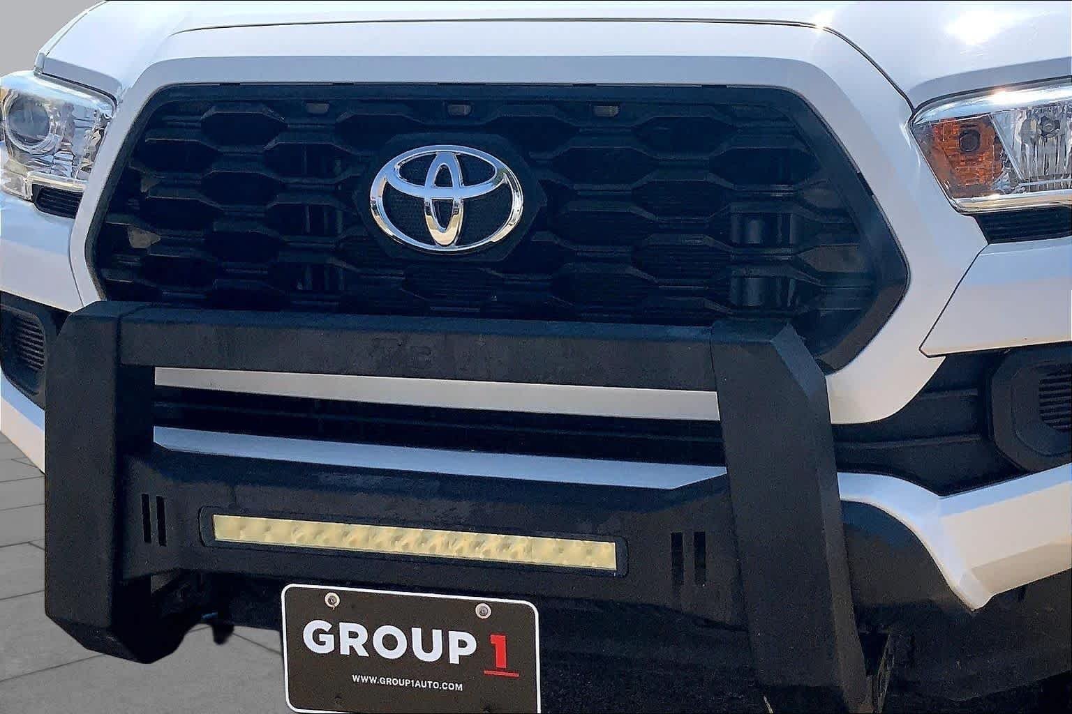Used 2021 Super White Toyota SR5 image 30