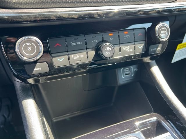2025 Jeep Compass Latitude - Photo 24