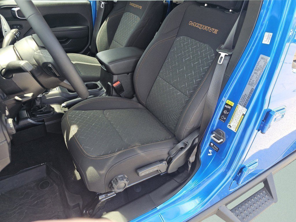 Used 2025 Hydro Blue Pearlcoat Jeep Mojave image 6