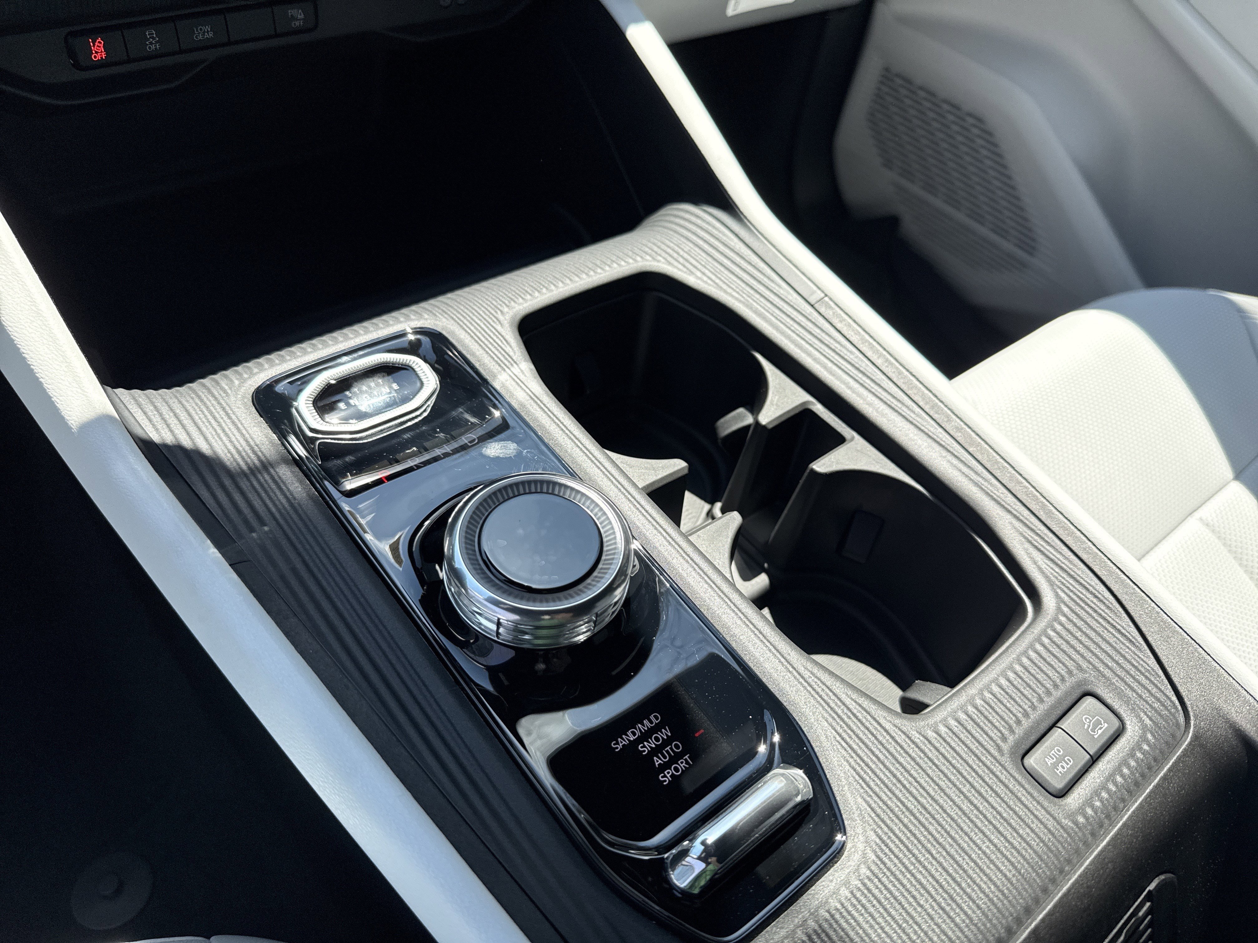 New 2026 Bright White Clearcoat Jeep Limited image 29