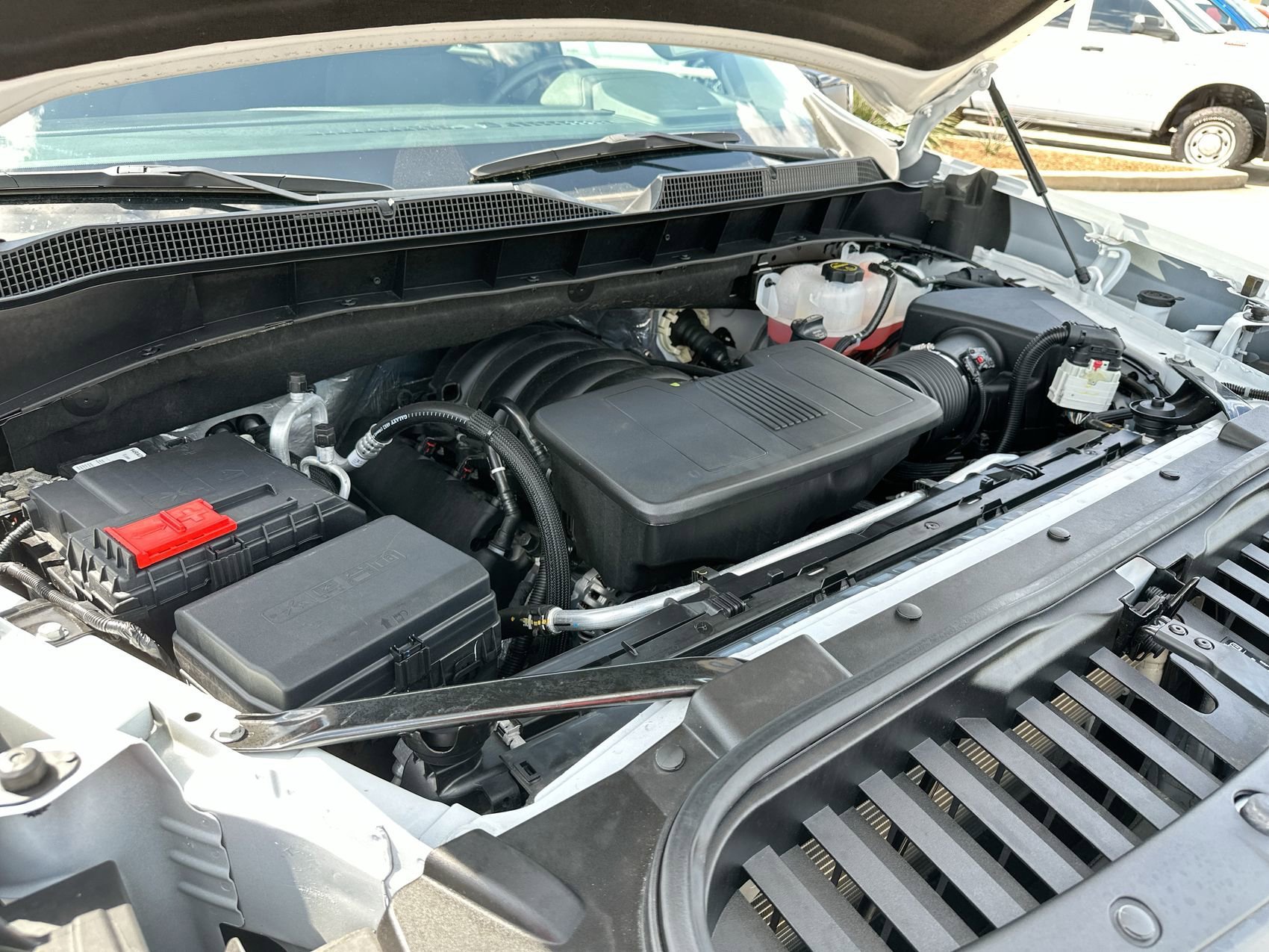 Used 2025 Summit White Chevrolet RST image 25