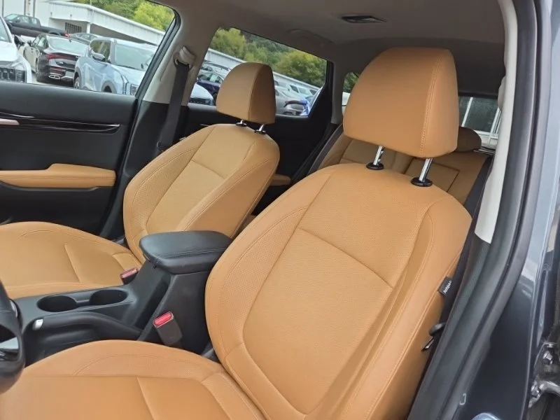 Used 2024 Gravity Gray Kia EX image 10