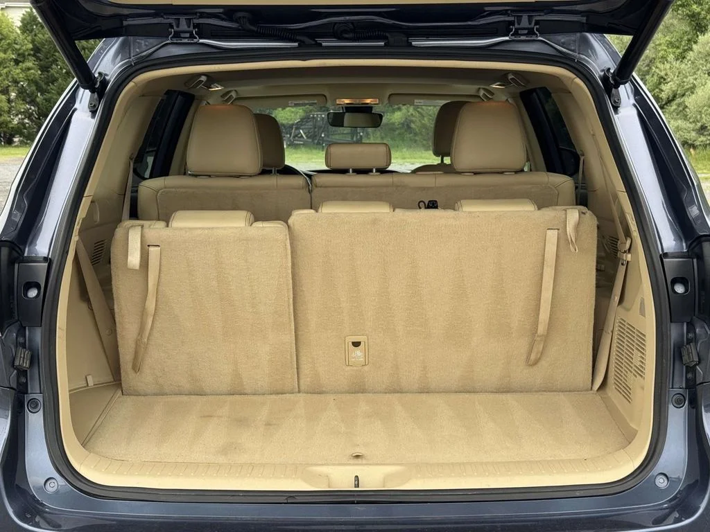 Used 2018 Blue Toyota XLE image 30