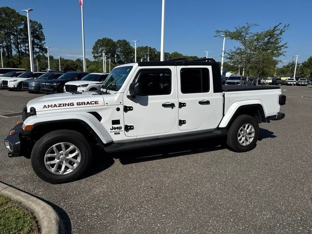 Used 2023 Bright White Clearcoat Jeep Sport S image 15