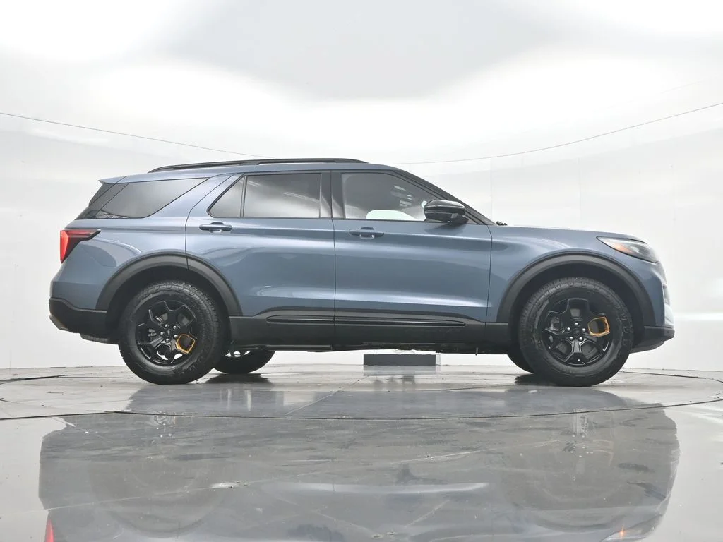 New 2026 Vapor Blue Metallic Ford Tremor® image 45