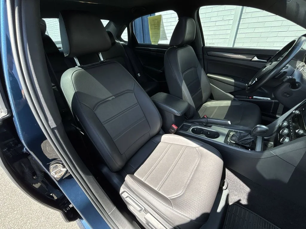 Used 2021 Blue Volkswagen 2.0T R-Line image 26