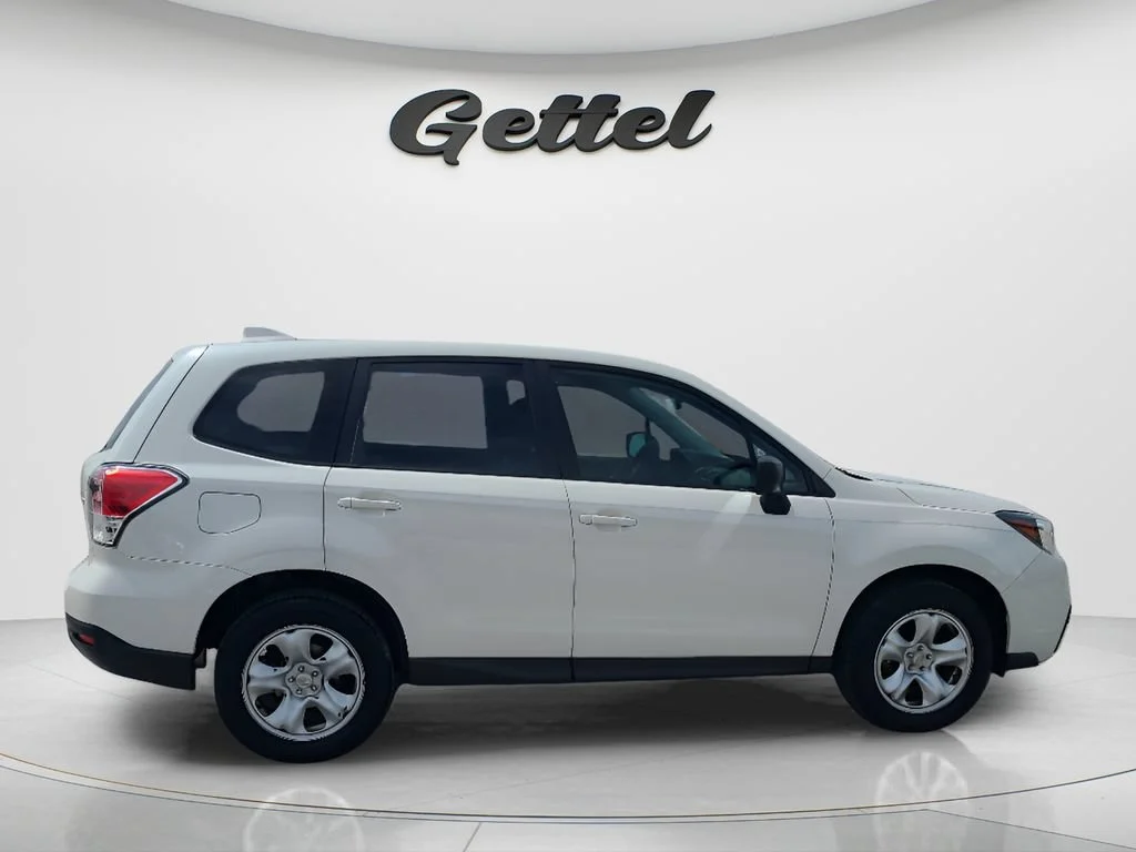 Used 2018 White Subaru 2.5i image 4