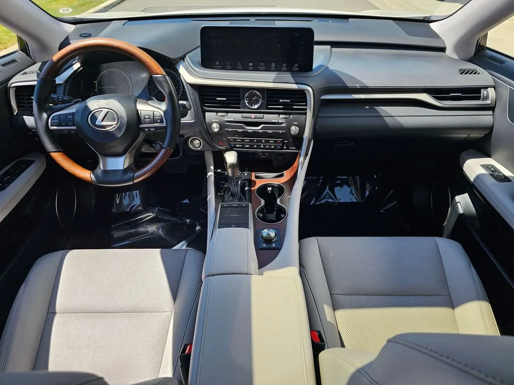 Used 2021  Lexus RX 350L image 17