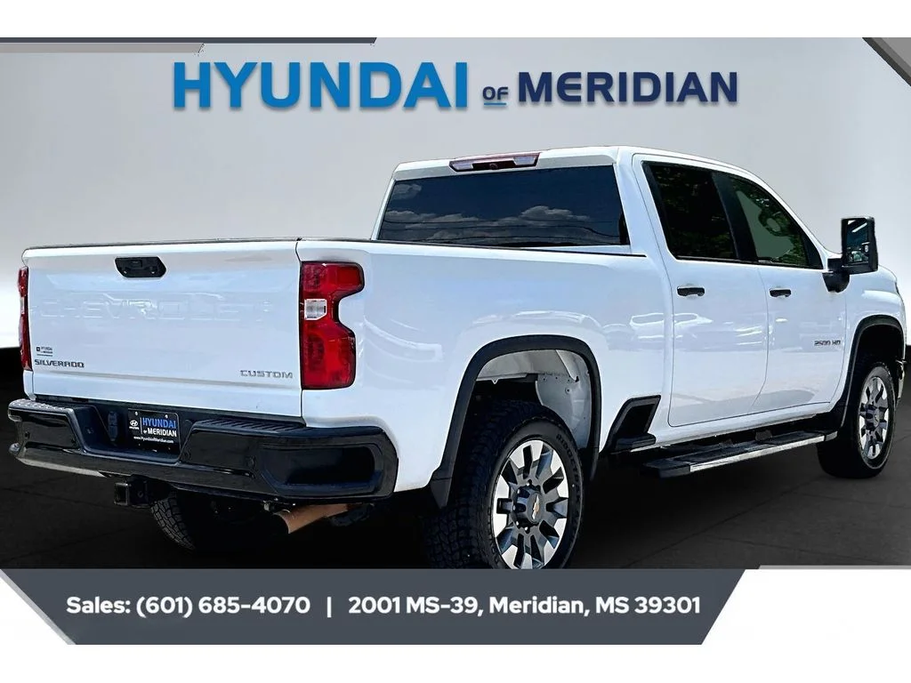 Used 2024 Summit White Chevrolet Custom image 11