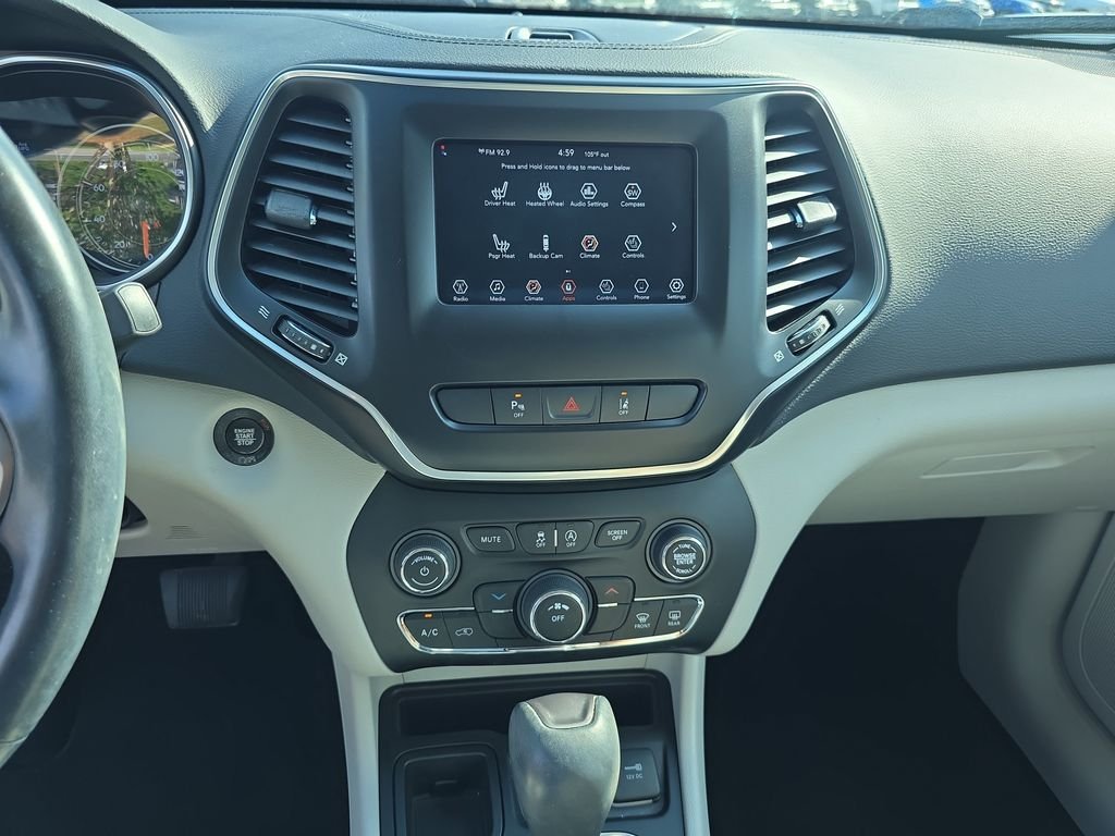 Used 2020 Gray Jeep Latitude Plus image 24