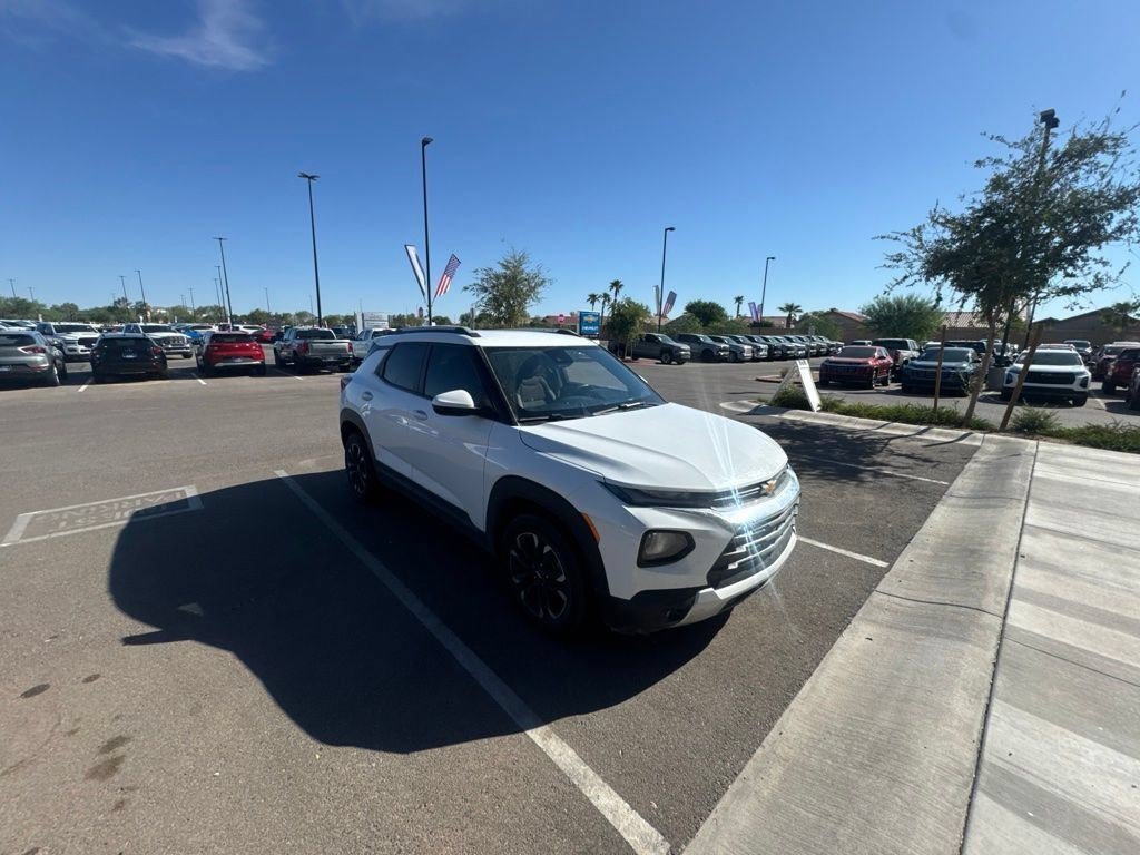 Used 2021 SUMMIT WHITE Chevrolet LT image 3