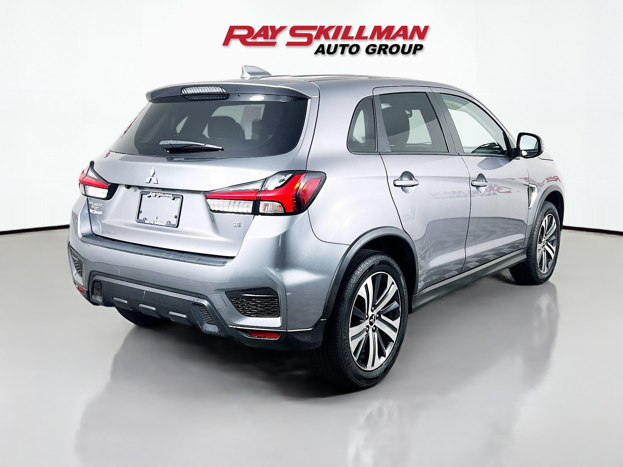 Used 2021 Gray Mitsubishi SE image 7