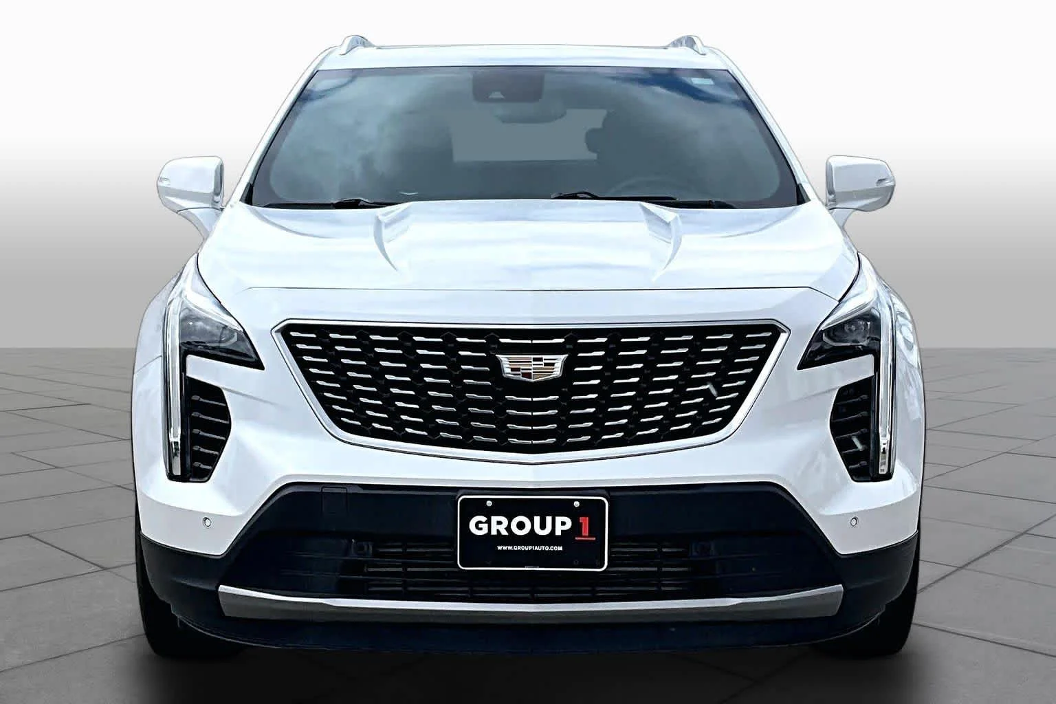 Used 2023 Crystal White Tricoat Cadillac FWD Premium Luxury image 4