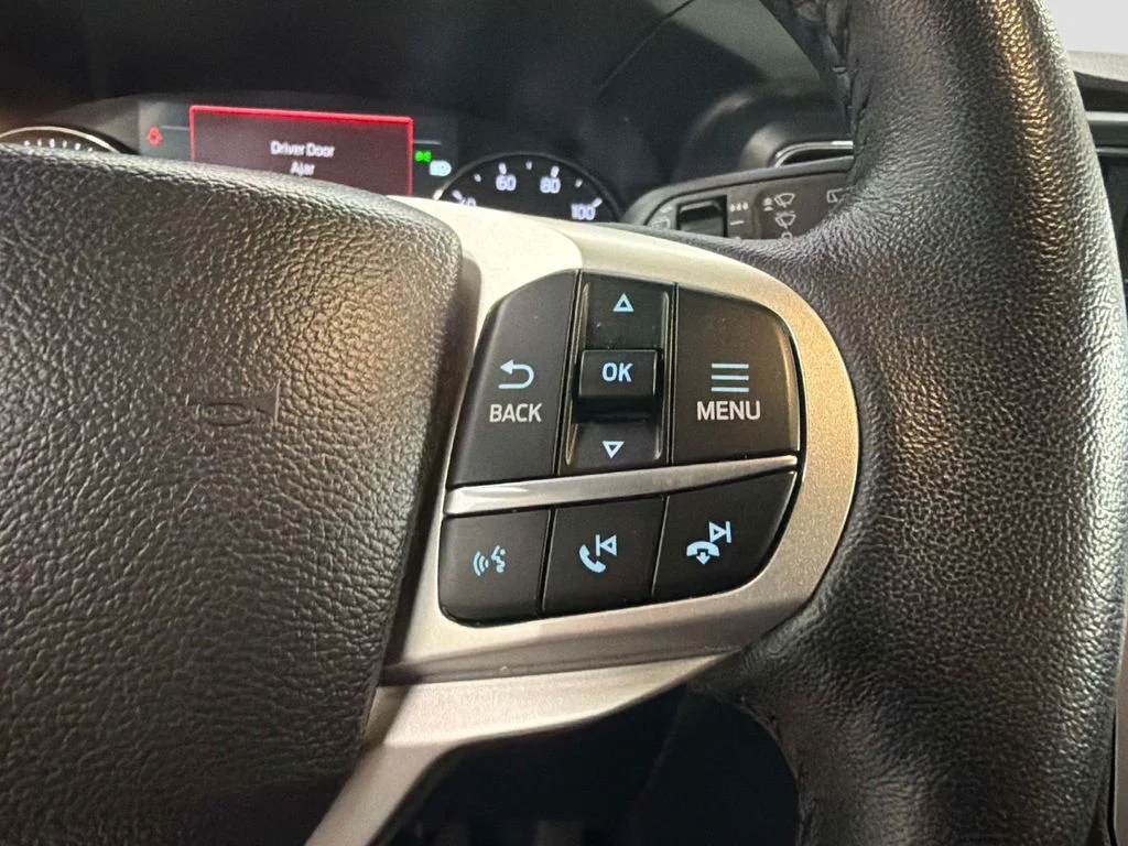 Used 2023 Jewel Red Metallic Ford XLT image 28