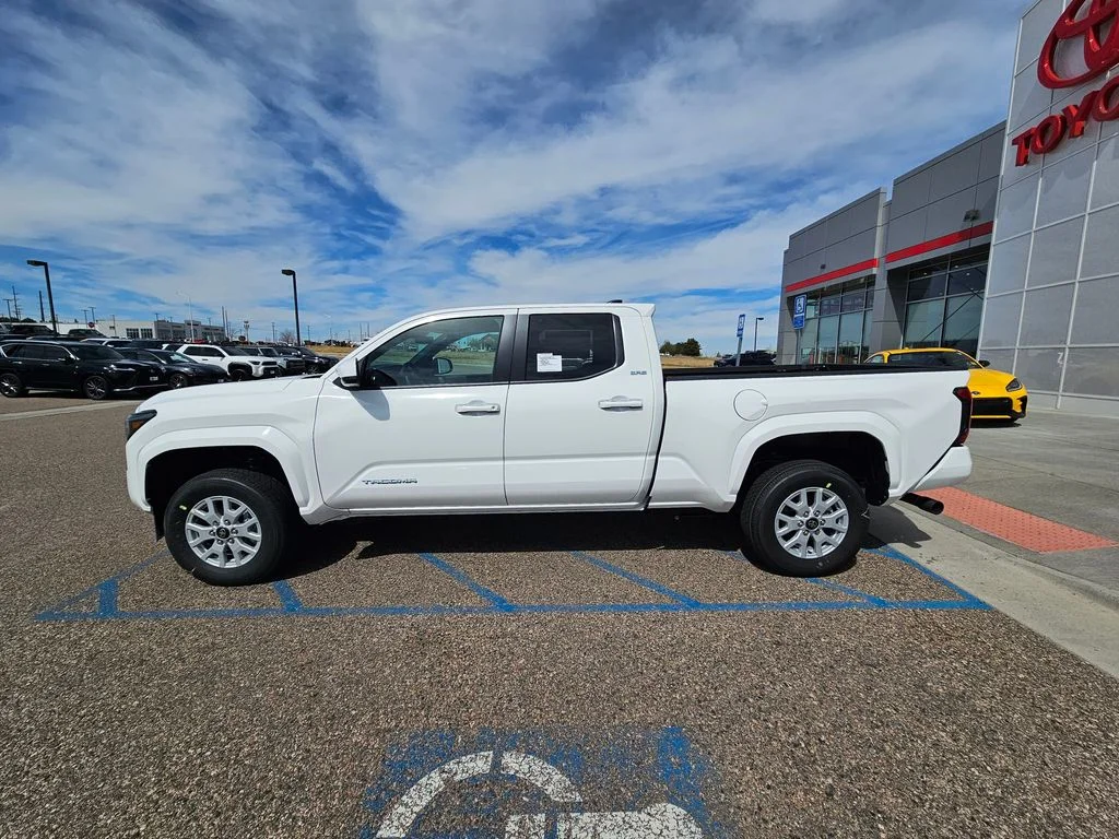 2026 Toyota Tacoma SR5 - Photo 9