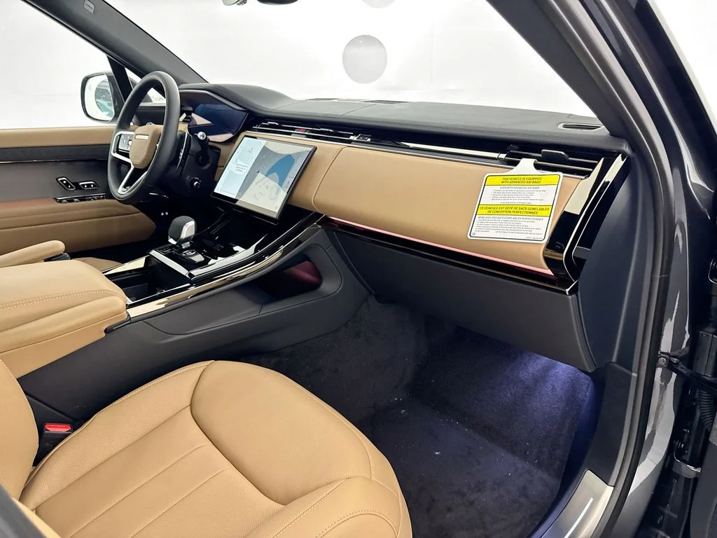 New 2026 Carpathian Grey Land Rover SE image 31