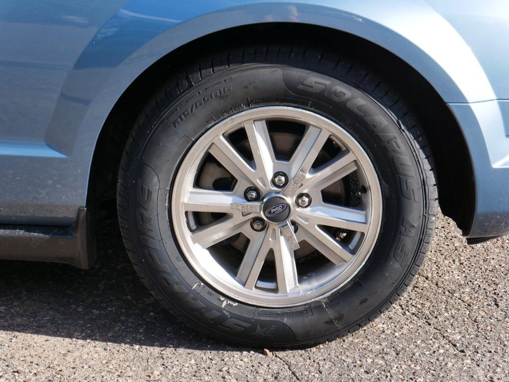 Used 2006  Ford V6 Premium image 8