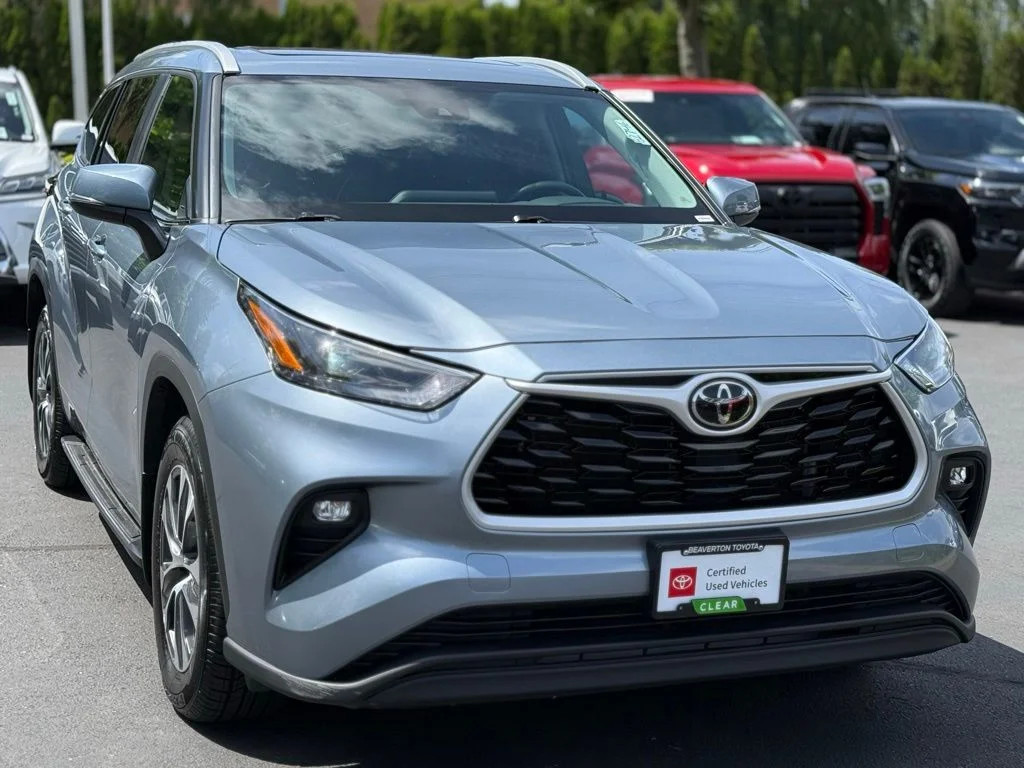 Certified Used 2024  Toyota XLE image 7