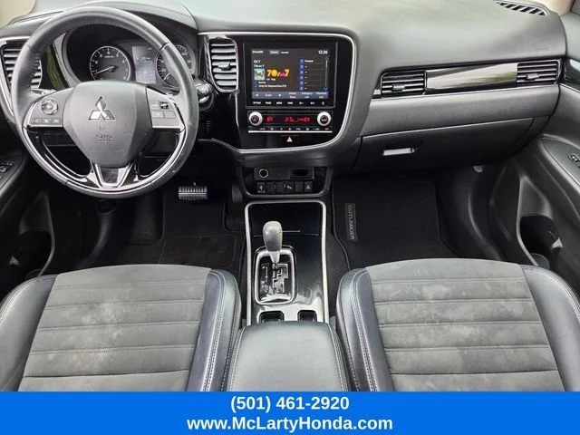 Used 2020 White Mitsubishi SE image 14