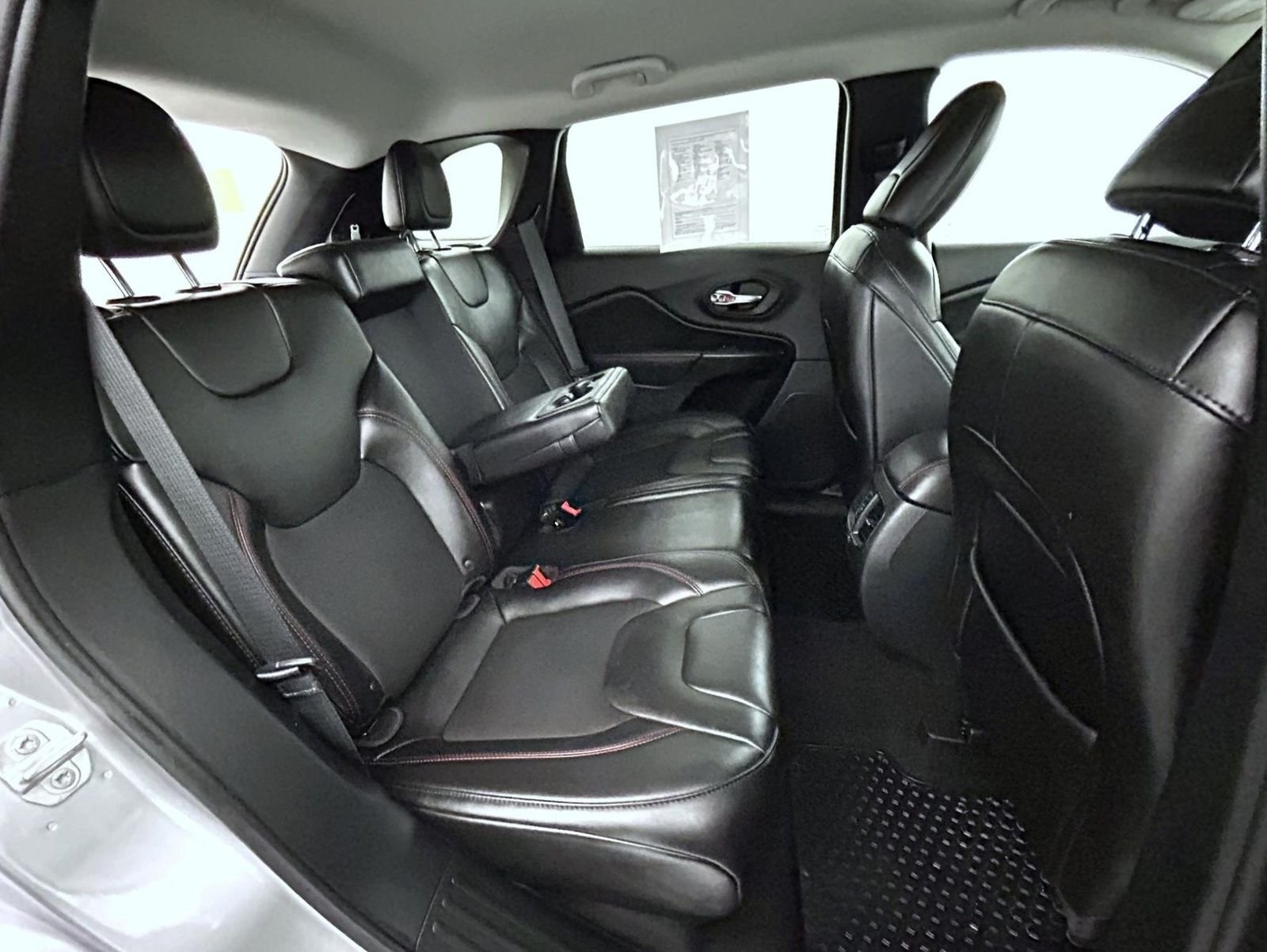 Used 2019 Billet Silver Metallic Jeep Trailhawk image 18