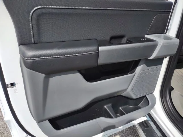 Certified Used 2025 Oxford White Ford XLT image 17
