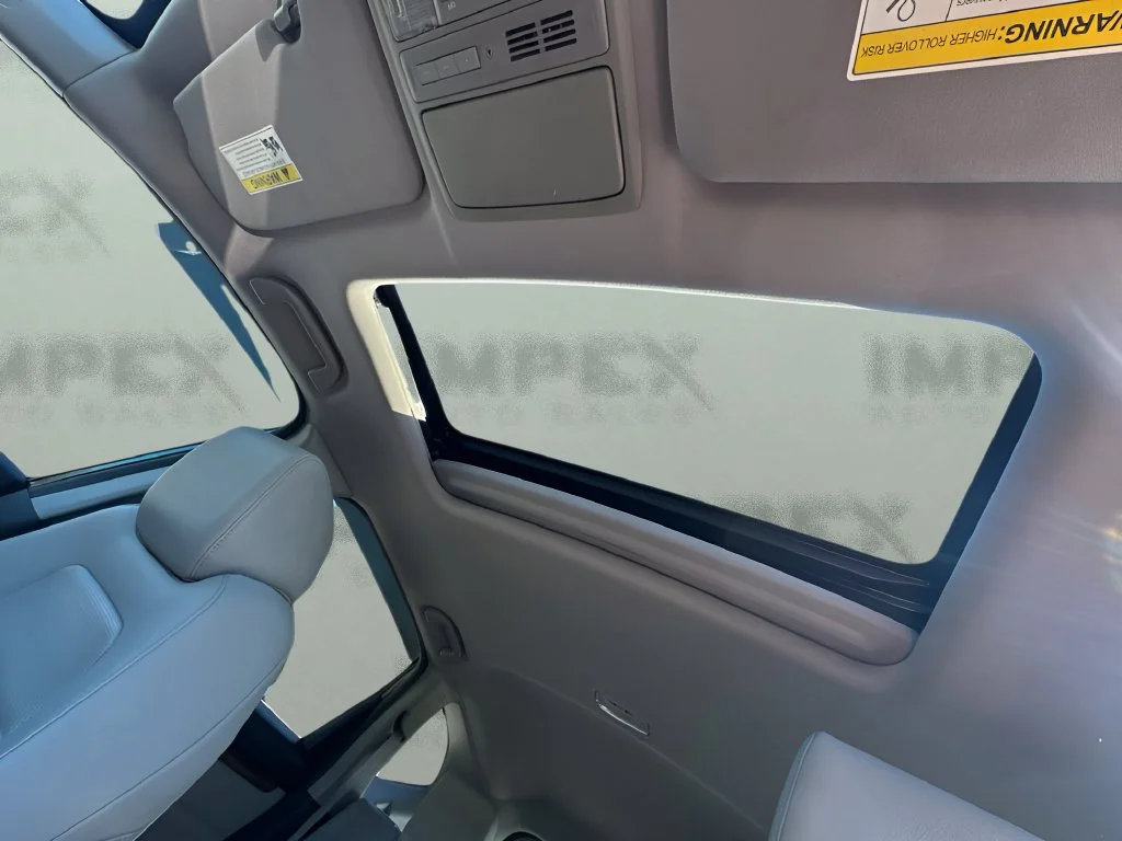 Used 2019  Honda Touring image 11