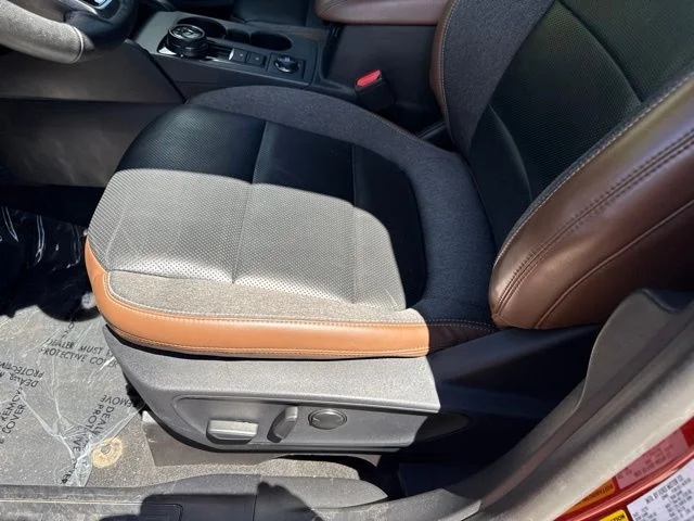 Used 2022 Red Ford Outer Banks image 18