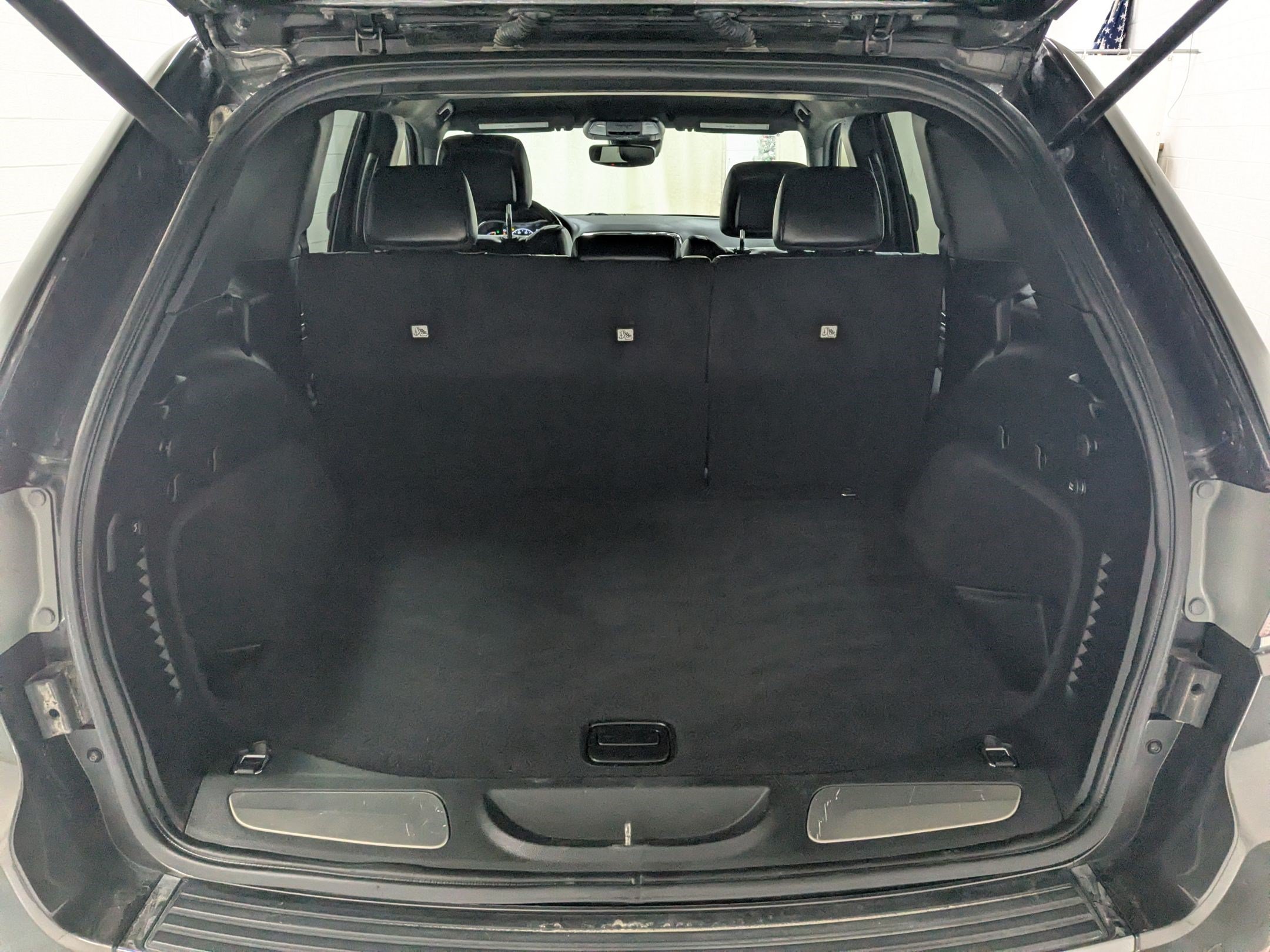 Used 2018 Granite Crystal Metallic Clearcoat Jeep Limited image 20