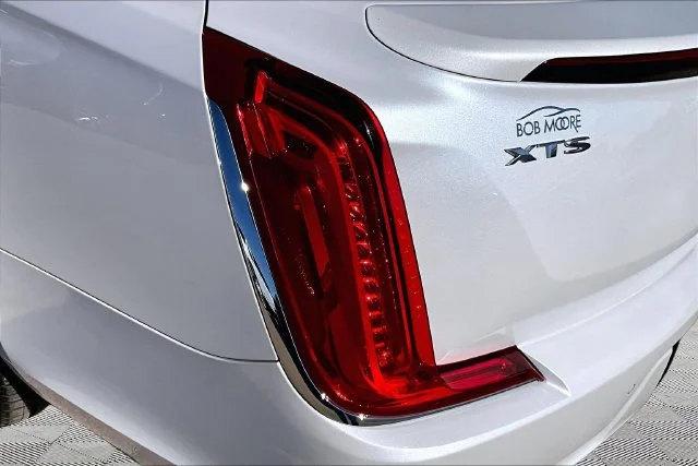 Used 2018 White Cadillac Luxury image 31