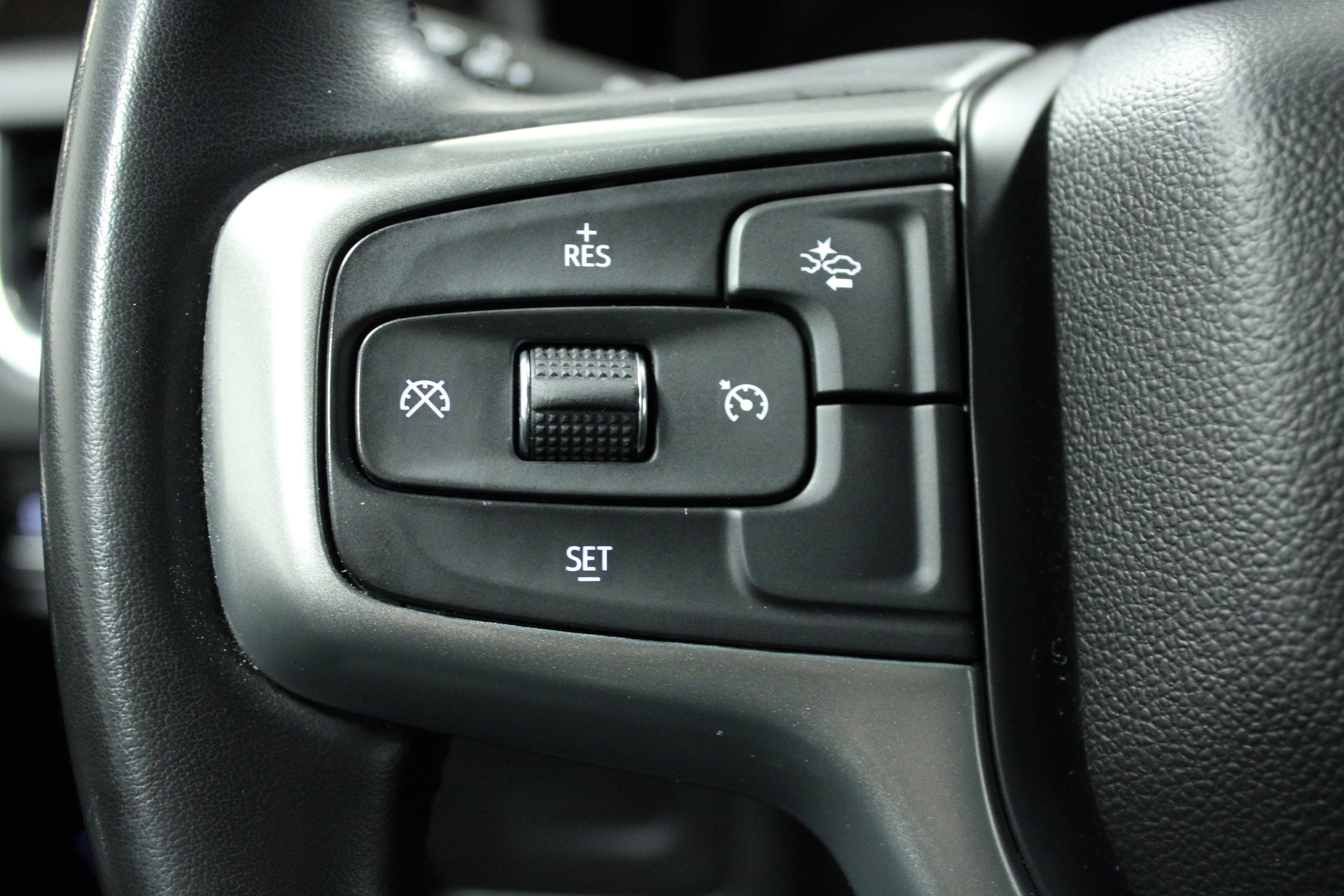 Used 2023 Sterling Gray Metallic Chevrolet Z71 image 21