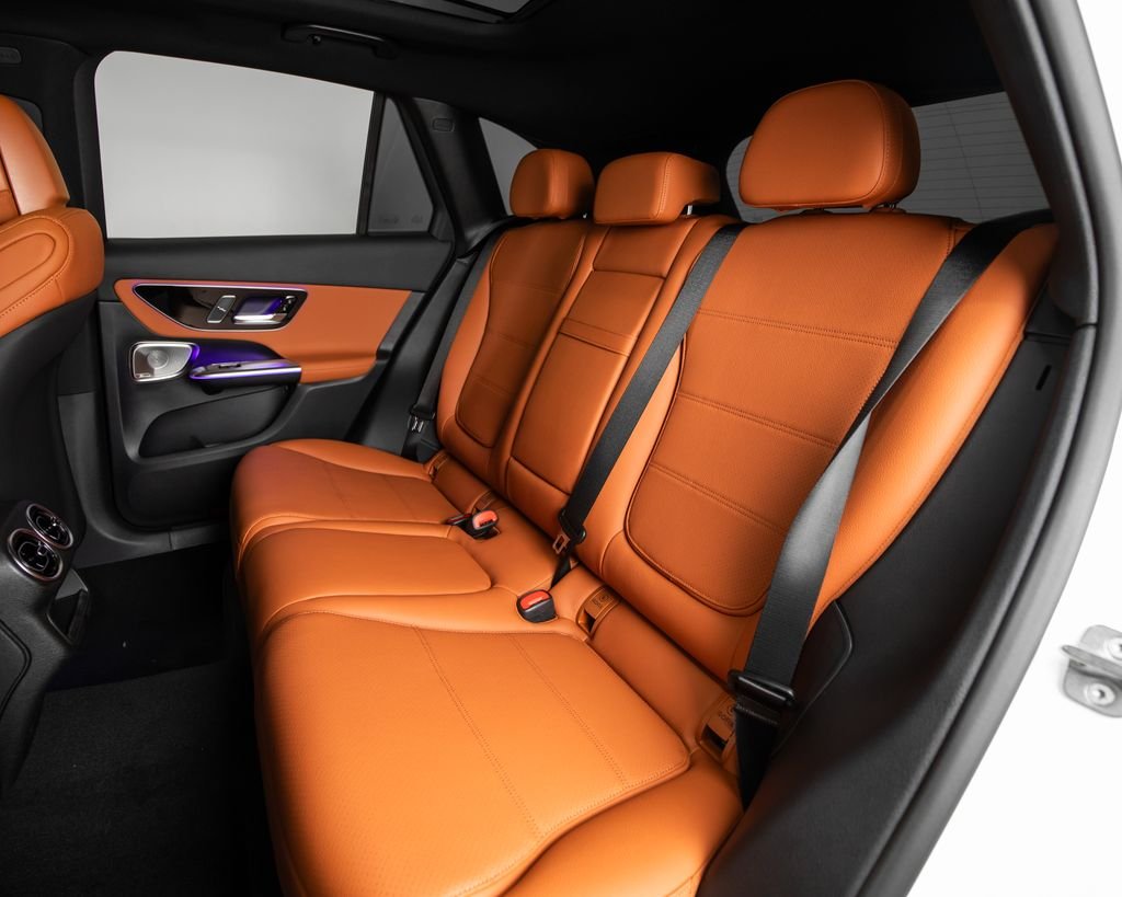 New 2027 Polar White Mercedes-Benz GLC 300 image 9