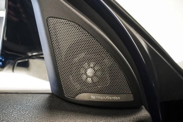 Used 2018 Blue BMW sDrive28i image 21