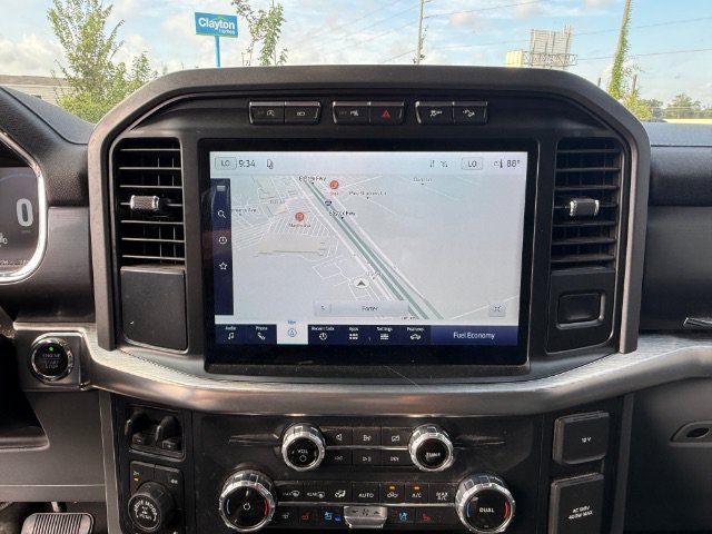 Used 2022 White Ford LARIAT image 17