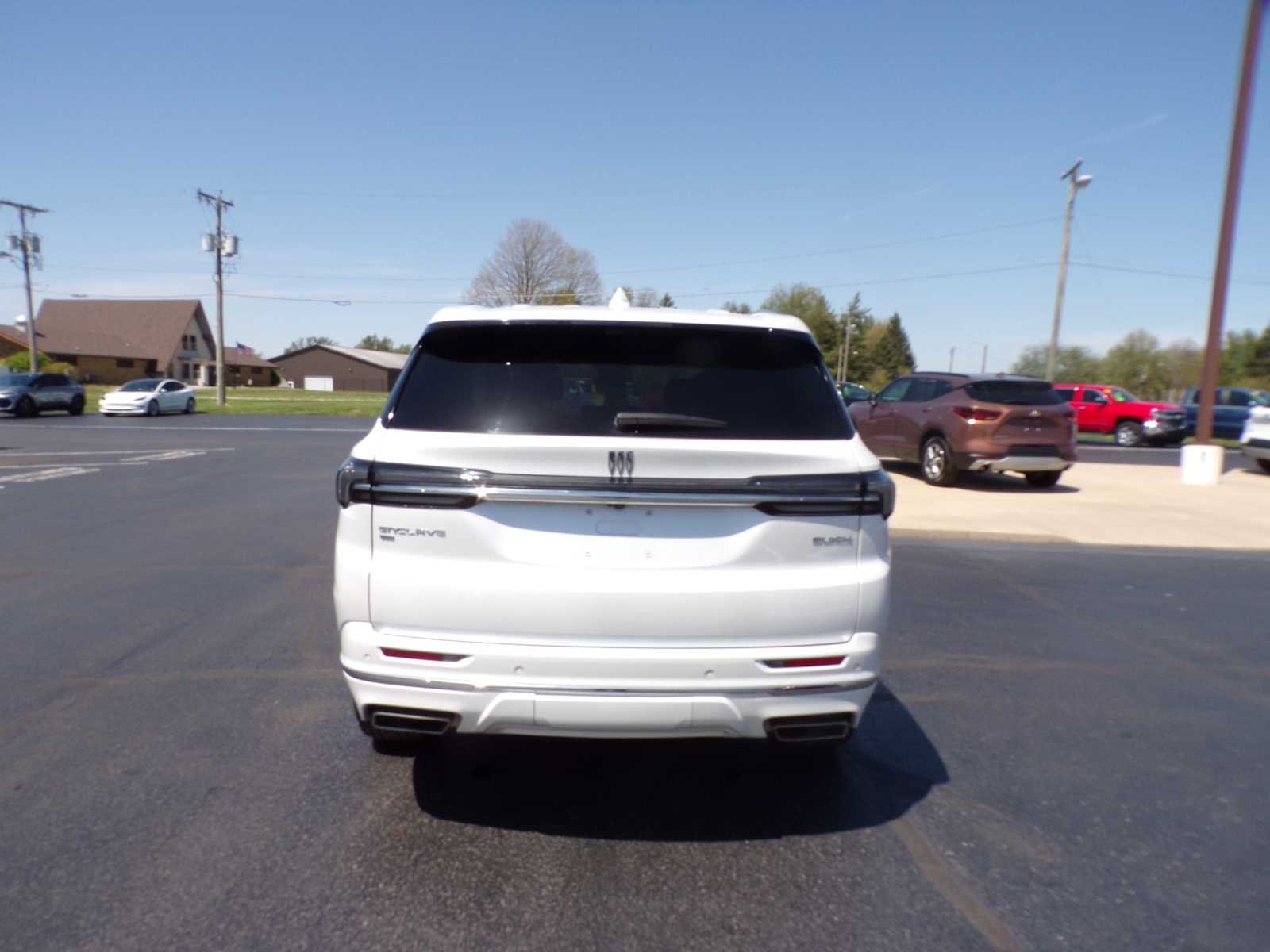 Used 2025 White Frost Tricoat Buick Avenir image 4
