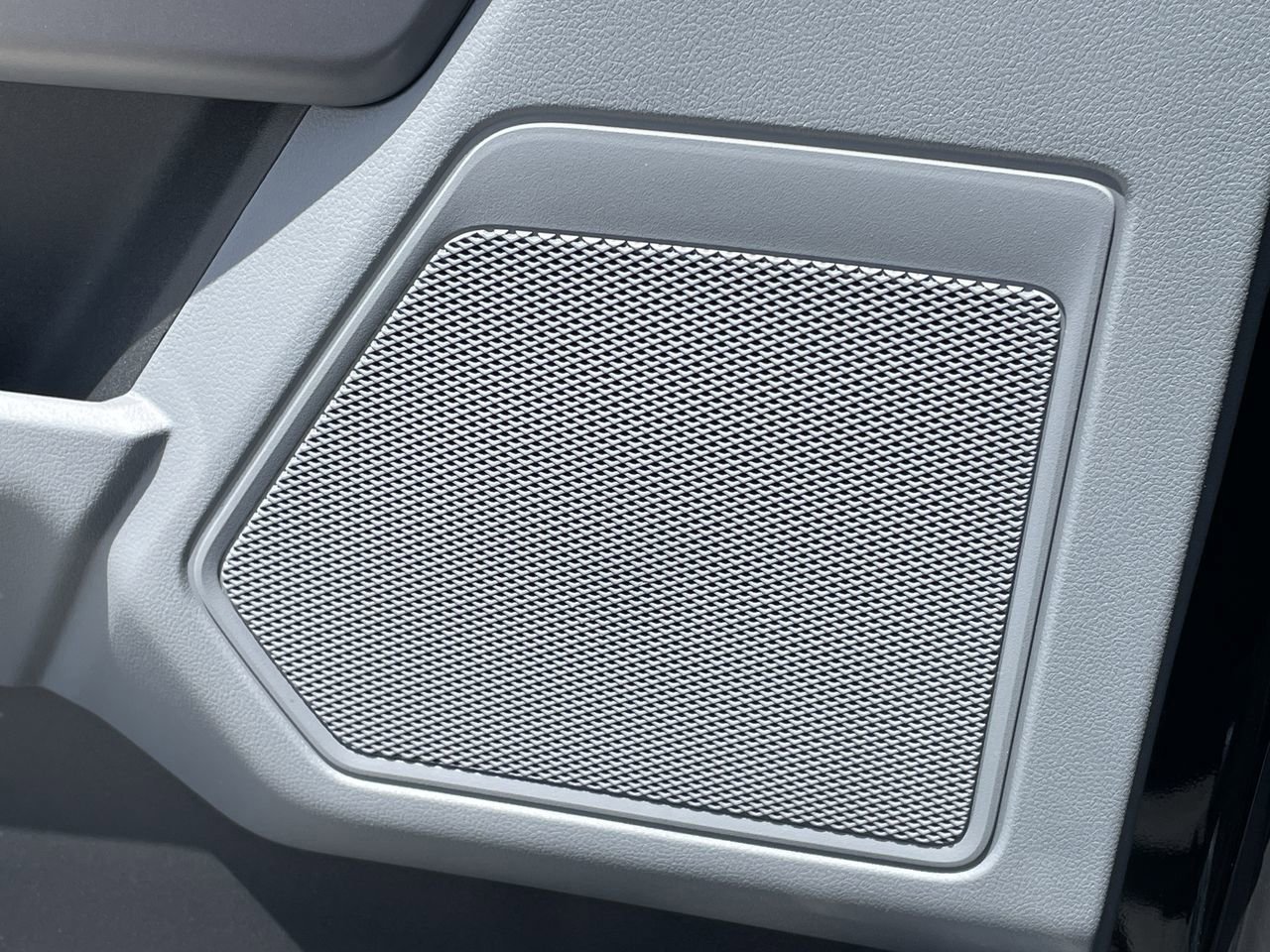 New 2026 Agate Black Metallic Ford XLT image 18