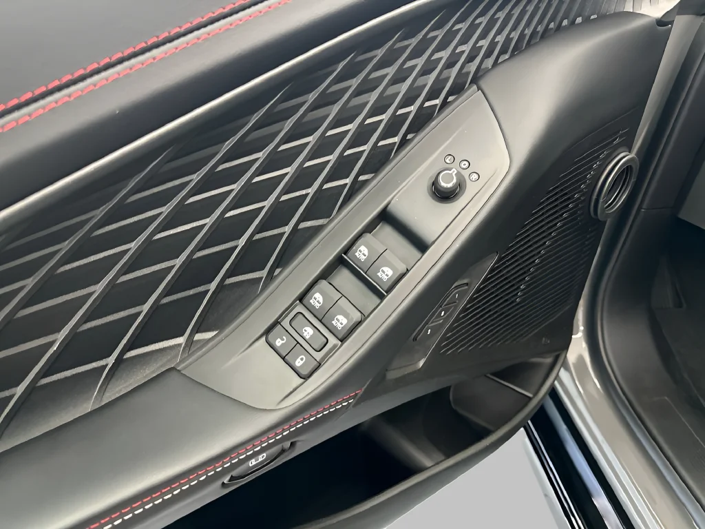 2026 Dodge Charger Daytona Scat Pack - Photo 12