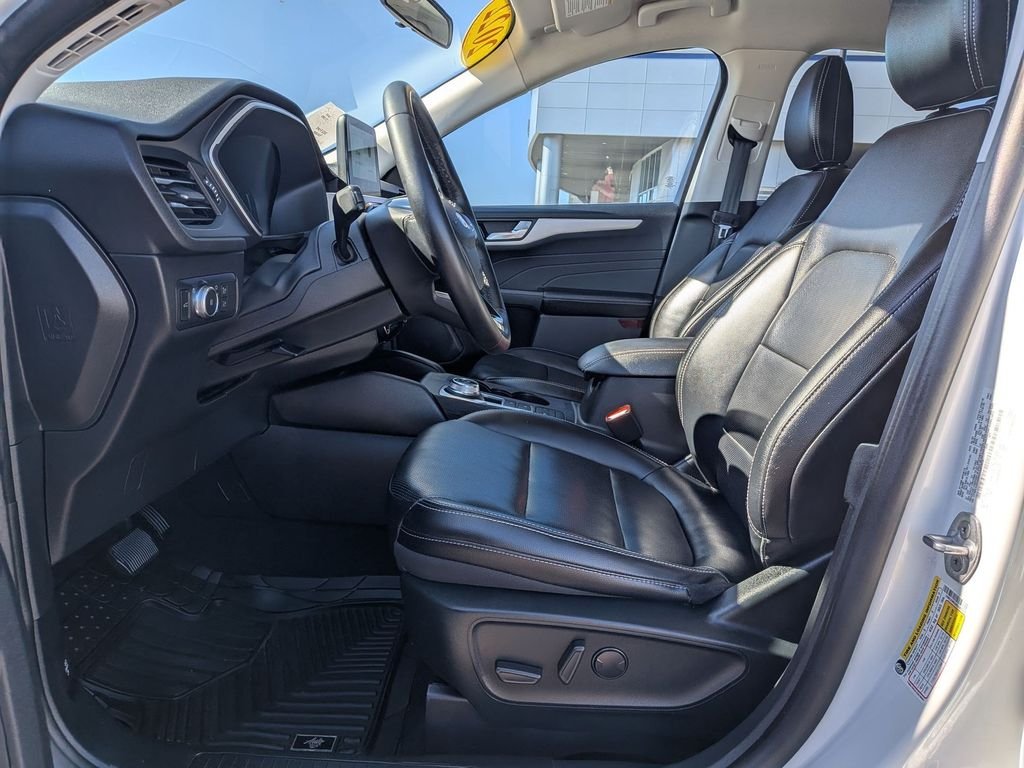 Used 2022 Star White Metallic Tri-Coat Ford SEL image 16