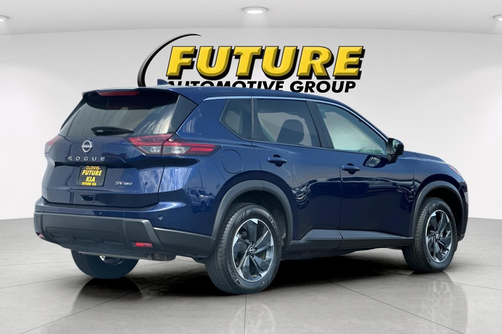 Used 2024 Blue Nissan SV image 4