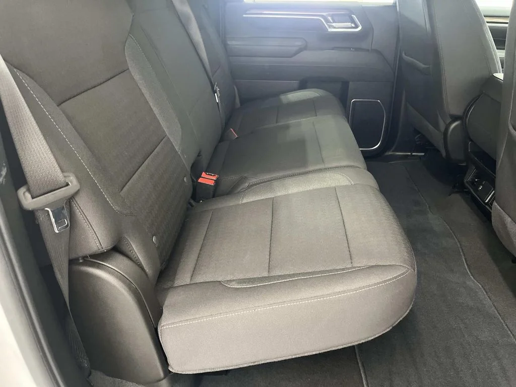 Used 2025 Summit White Chevrolet LT image 28
