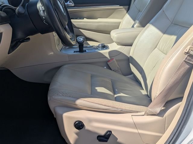 Used 2015 White Jeep Limited image 11