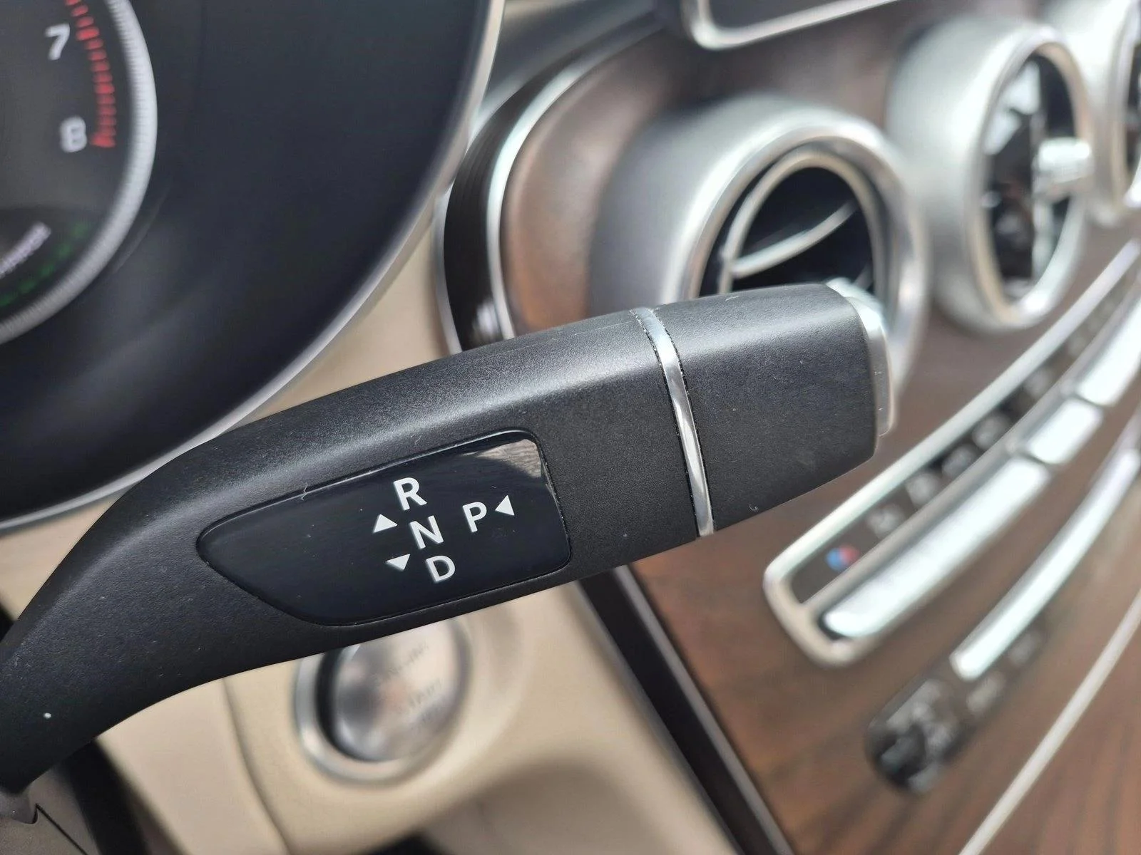 Used 2019 Black Mercedes-Benz GLC 350e image 15