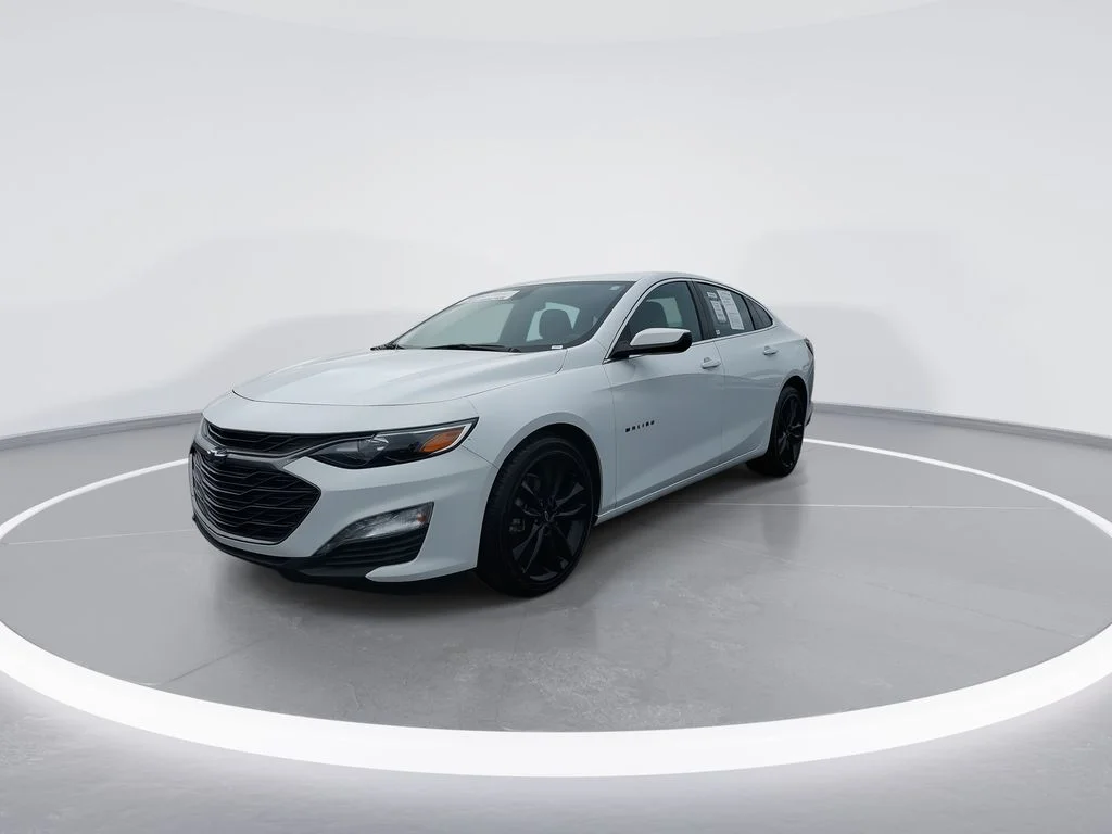 Used 2024 White Chevrolet LT image 4