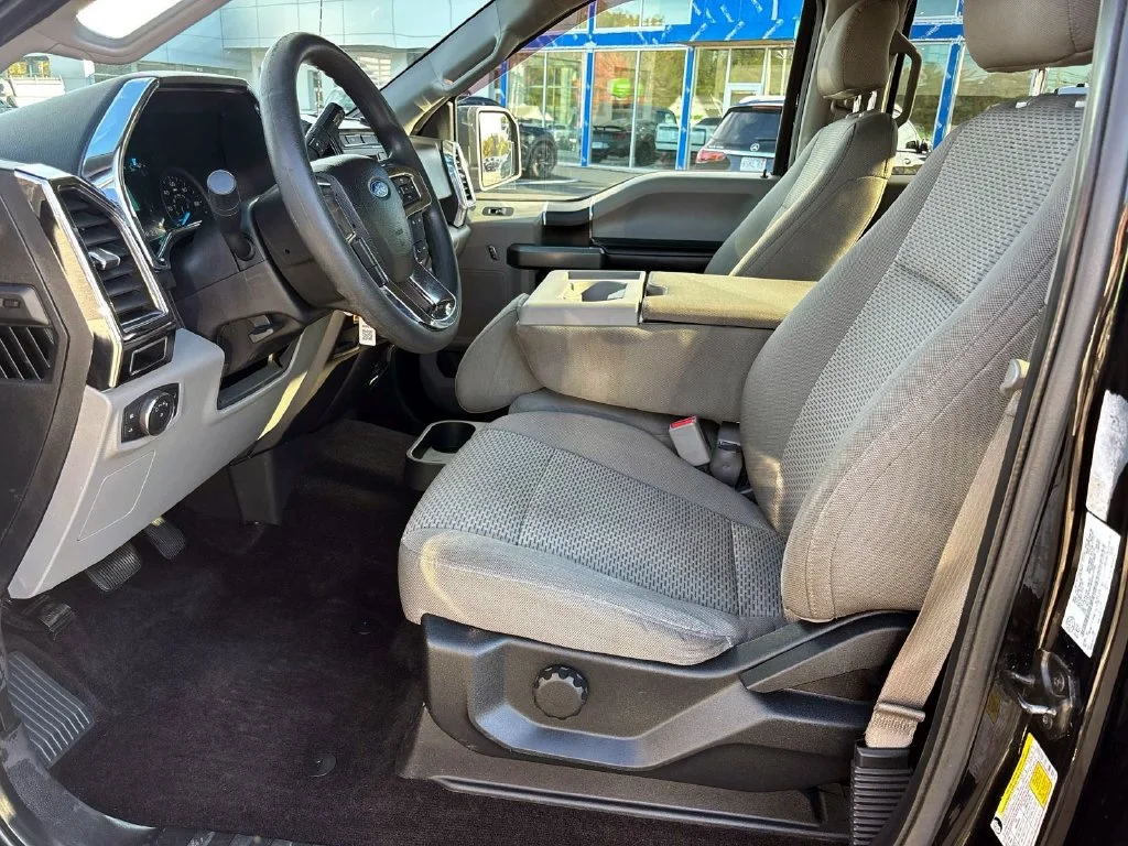 Used 2017  Ford XLT image 11